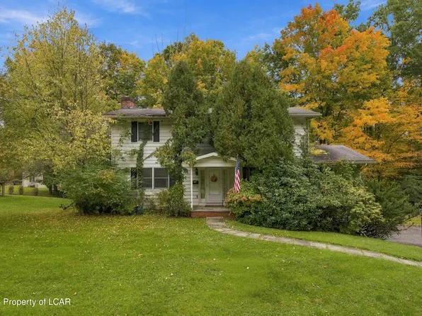 117 Sturbridge Rd, Clarks Summit, PA 18411