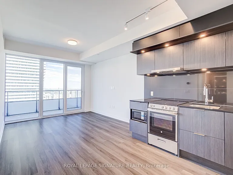448 Burnhamthorpe Rd W #3807 — Photo 8