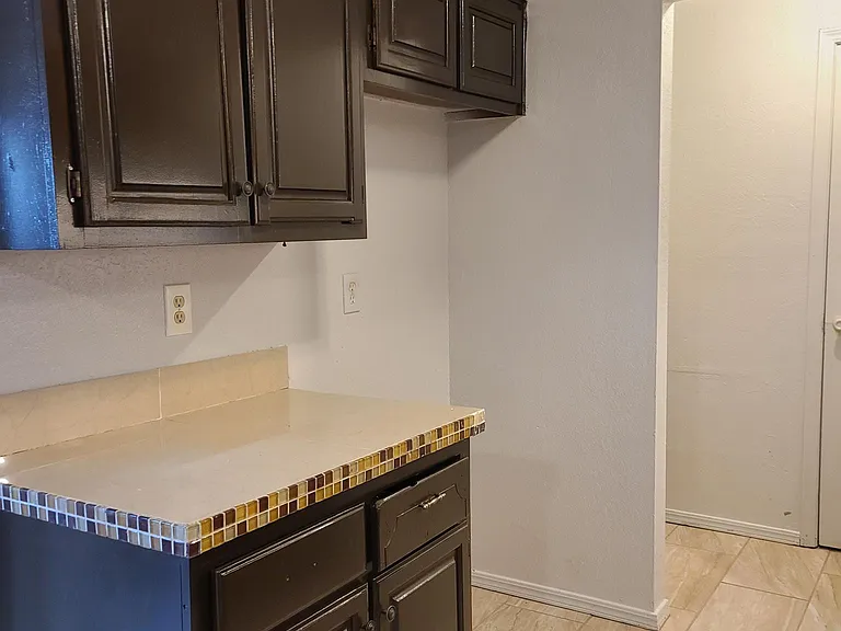 6106 SE 46th St #1 — Photo 8
