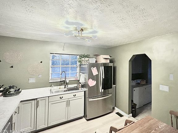 3rd image of 451 W Main St