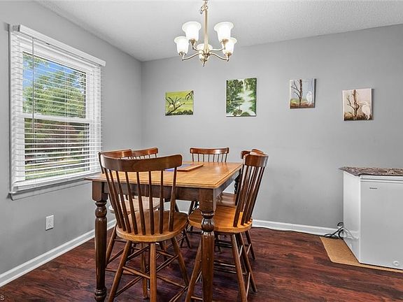 5th image of 140 Little Brook Dr