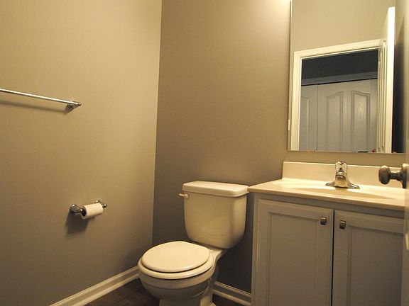 3rd image of 239-239B Linden Ave