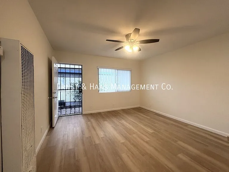 1615 Rose Ave #9 — Photo 3