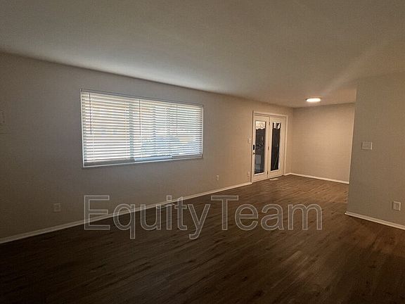 2nd image of 1001 E Pearl St APT B