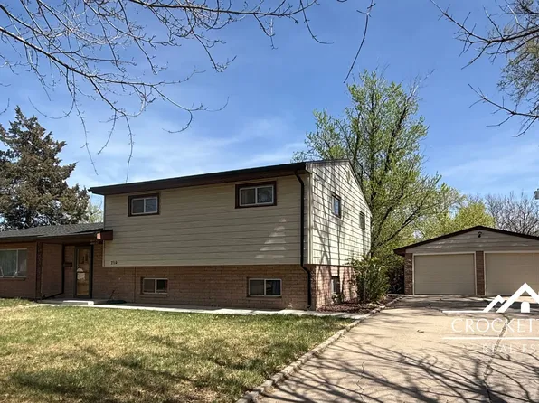 710 N 1st St, Garden City, KS 67846