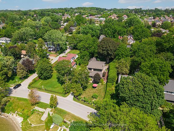 4th image of 171 Lake Dr N