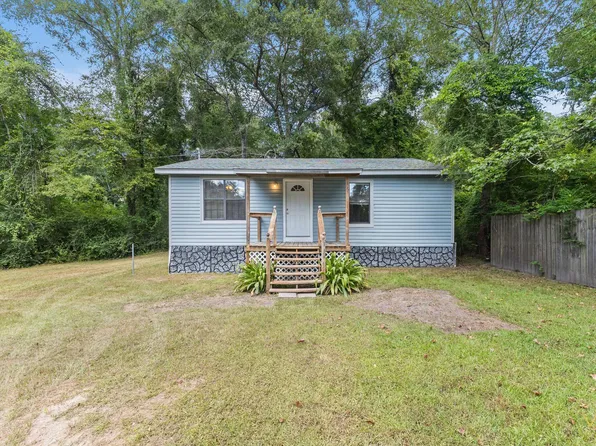 11 Pruitt St, Ellisville, MS 39437