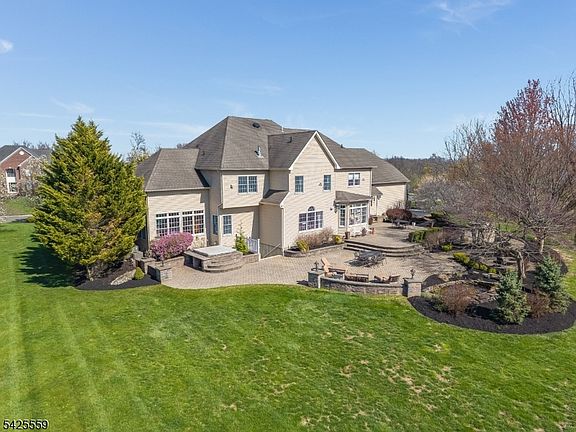 2nd image of 4 Wisteria Ct