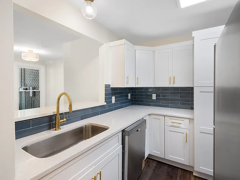 Acklen Apartments — Photo 13
