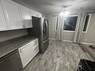 3 bed, 960 sqft, $1,900 — Photo 3