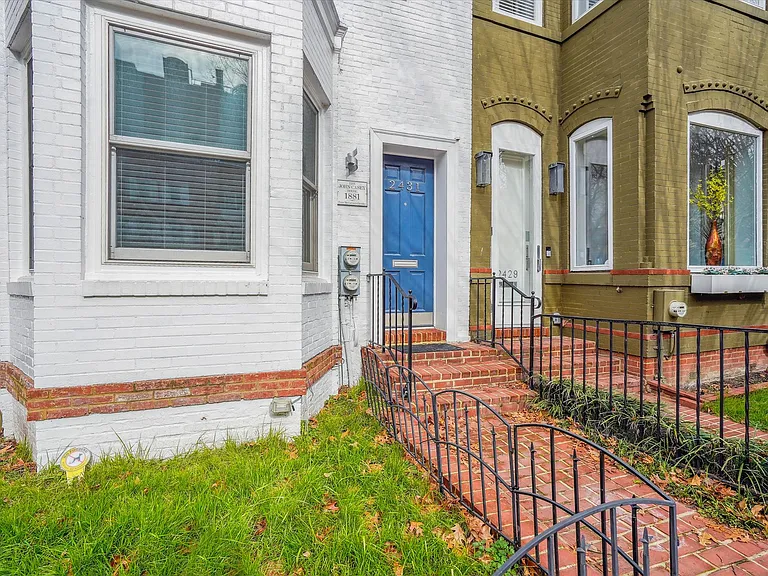 2431 I St NW #A — Photo 22