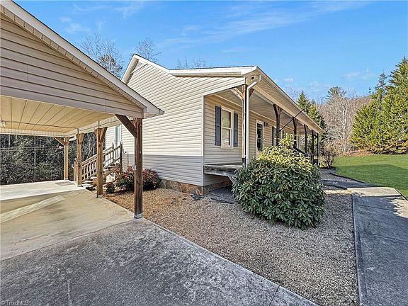 3rd image of 455 Spring Dr