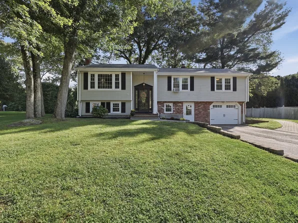 15 Hancock St, Milford, MA 01757