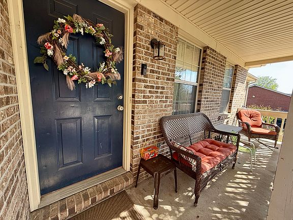 2nd image of 108 Rabbit Trl