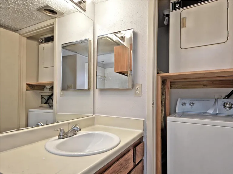 7111 Brendam Ln — Photo 6