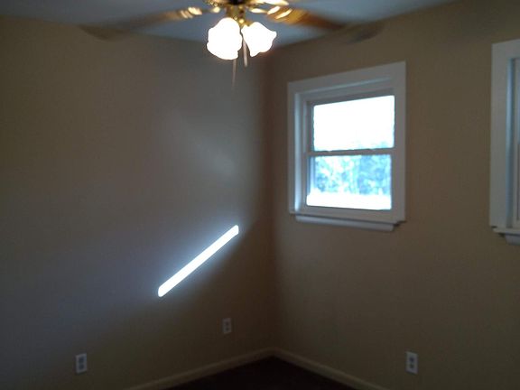 5th image of 2611 Mountain View Dr SE
