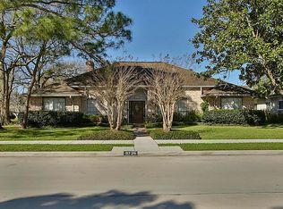9726 Checkerboard St, Houston, TX 77096