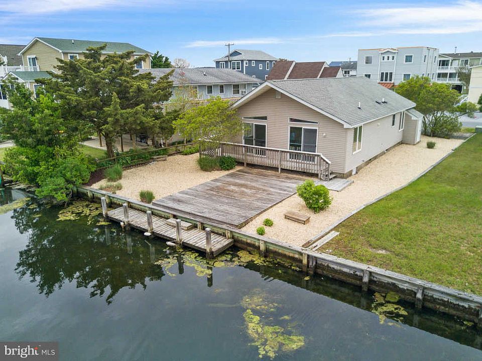 1st image of 120 Bayshore Dr