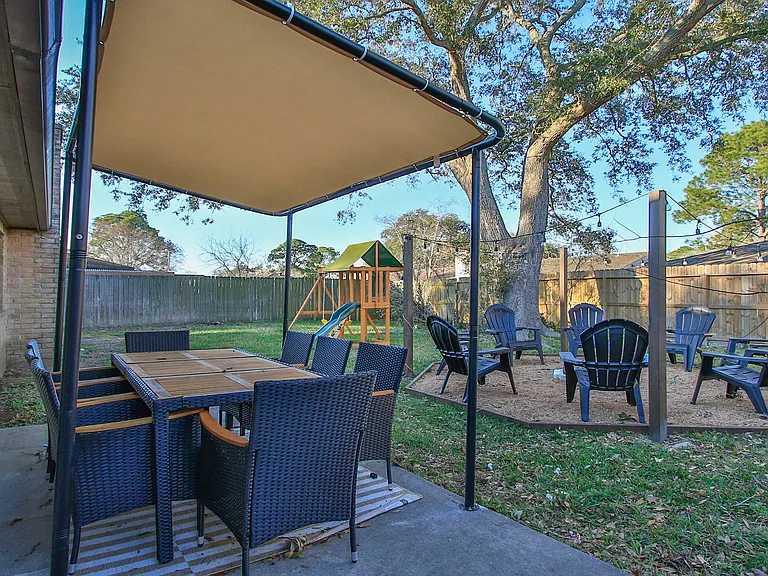 16911 Hibiscus Ln — Photo 30