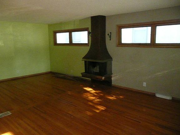 3rd image of 4921 Beard Ave S