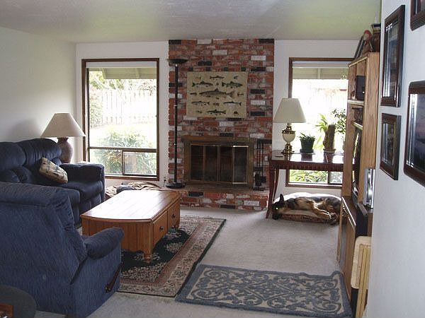 Living room with lots of natural light.