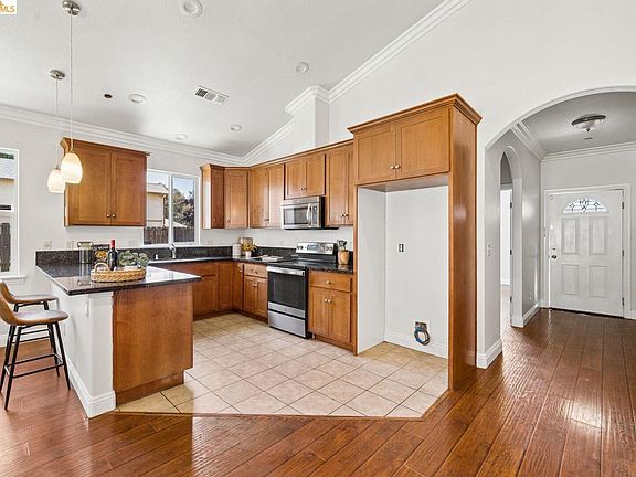 4th image of 1501 Rene Ave