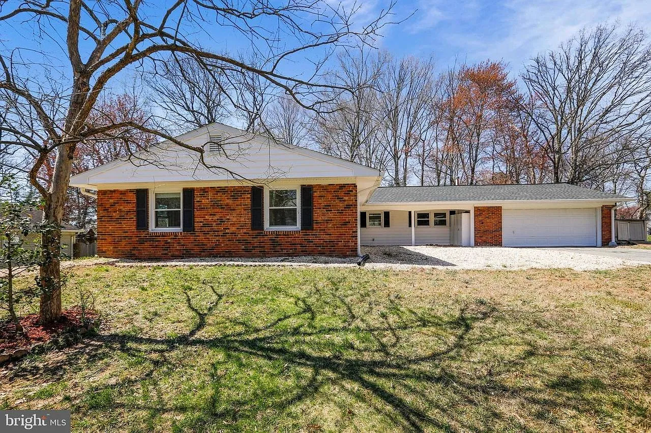 2917 Birchtree Ln — Photo 3
