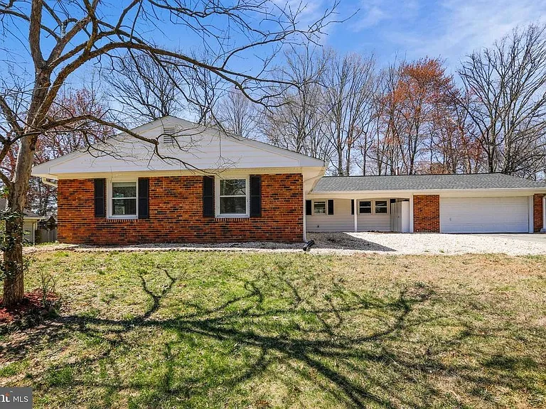 2917 Birchtree Ln — Photo 3