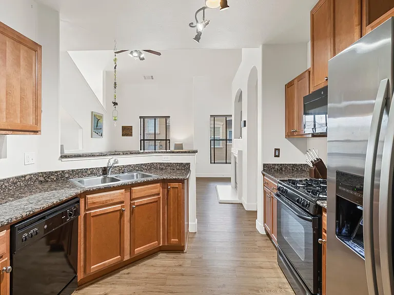 17000 Wedge Pkwy #823 — Photo 8