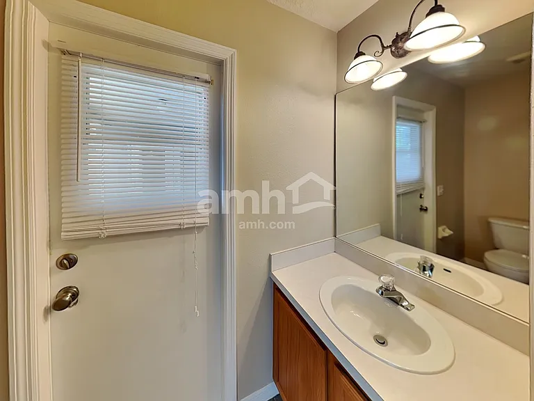 10222 Summer Elm Ave — Photo 18