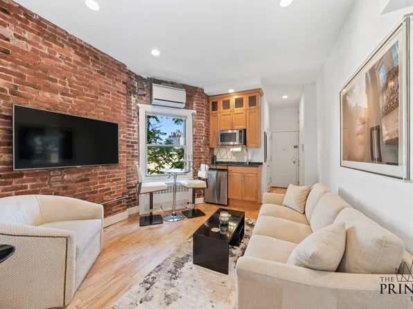 77 Perry Street image 1 of 6