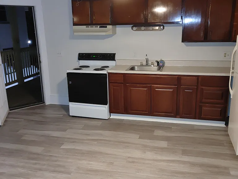 551 Silver St #2F — Photo 2