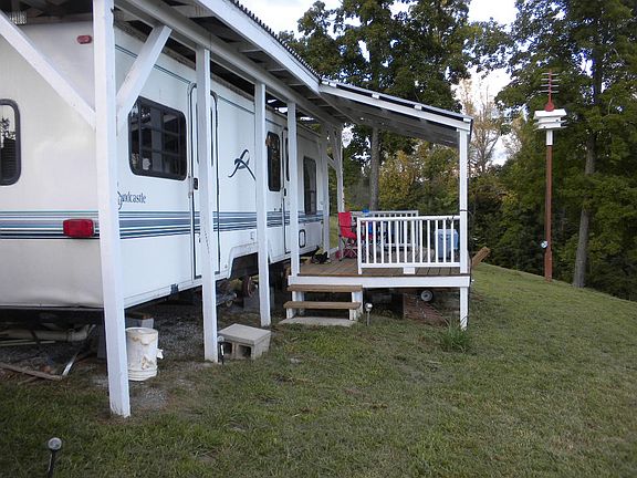 3rd image of 178 Lynn Ln