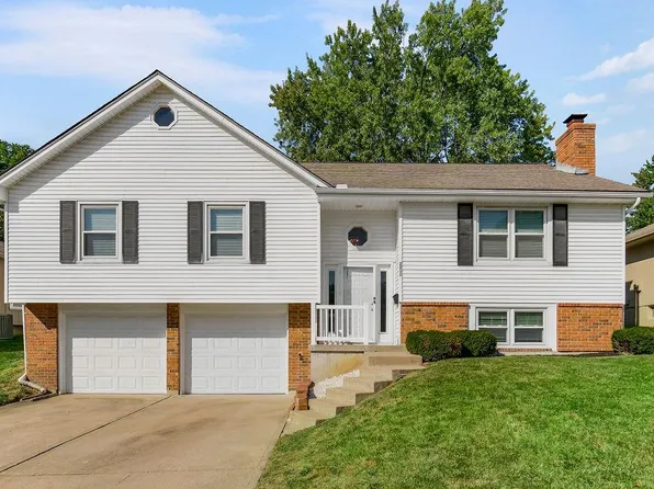 2211 NW 8th St, Blue Springs, MO 64015