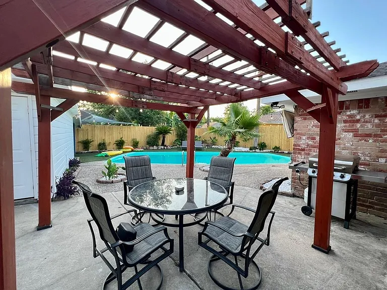 9811 Rocktree Dr — Photo 26