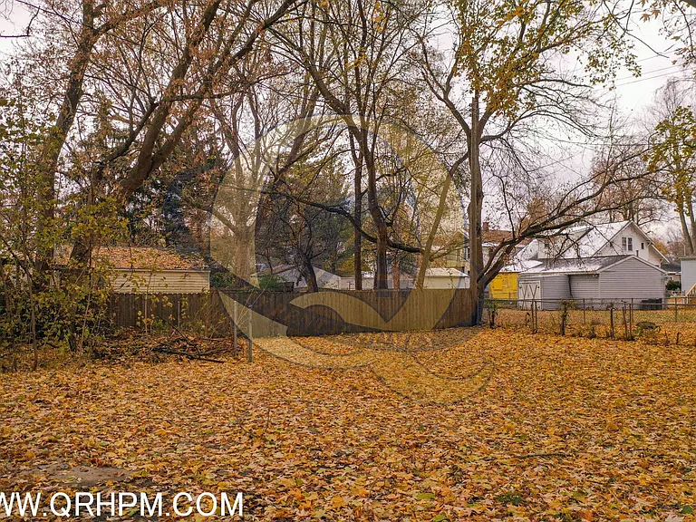 1807 Union Ave — Photo 3