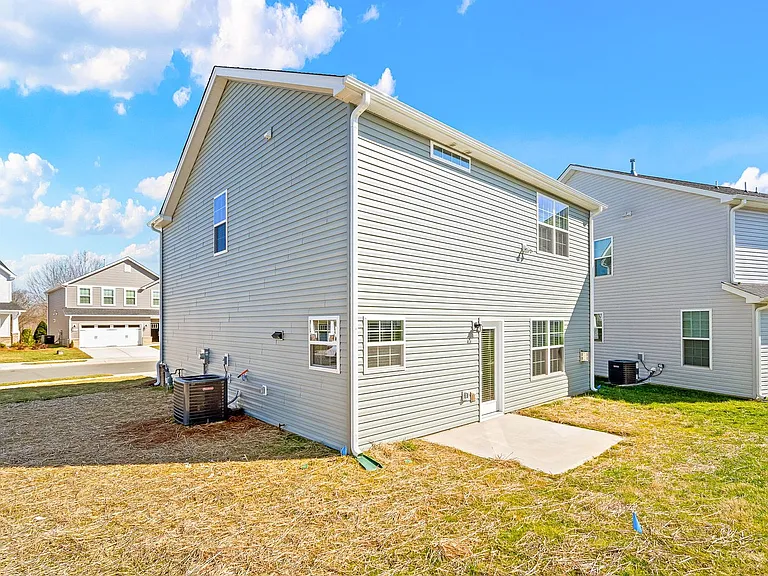2275 Campbell Loop — Photo 32