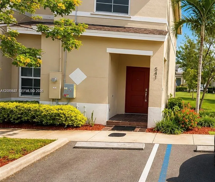 541 NE 5th Ter #Townhouse 5
