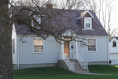 1st image of 301 E Bernice Ave