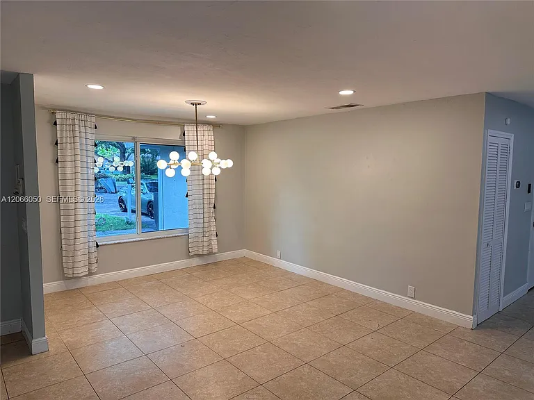 11907 Jennifer Way — Photo 7
