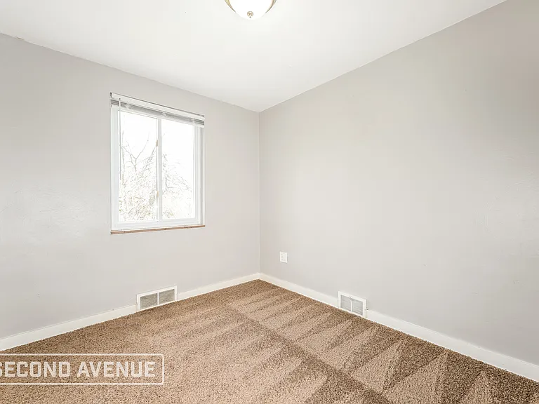 220 Briarwood Dr — Photo 18