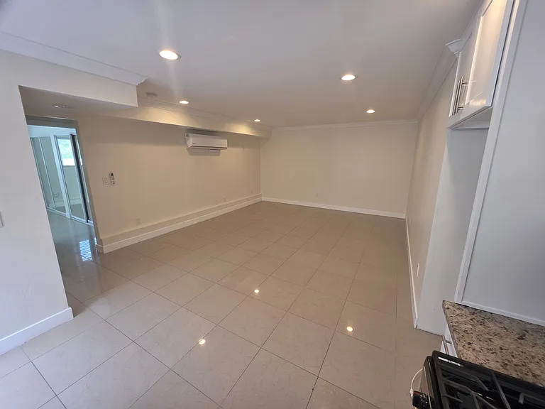 551 Pitta St — Photo 7