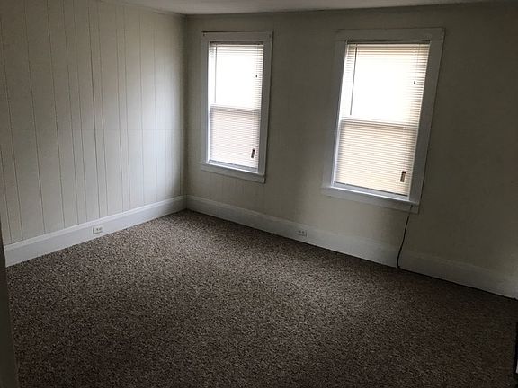 Large bright livingroom