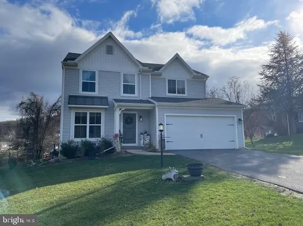 225 Cornfield Cir, Lewistown, PA 17044