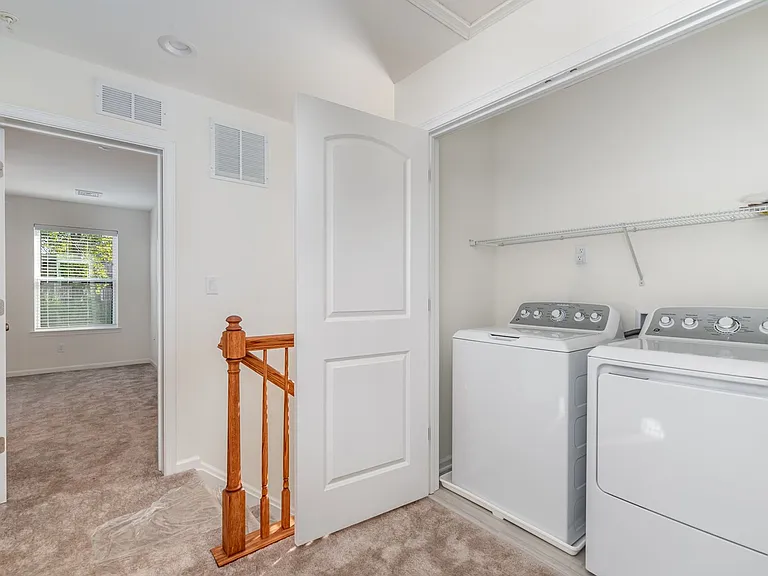 154 High Pointe Dr — Photo 21