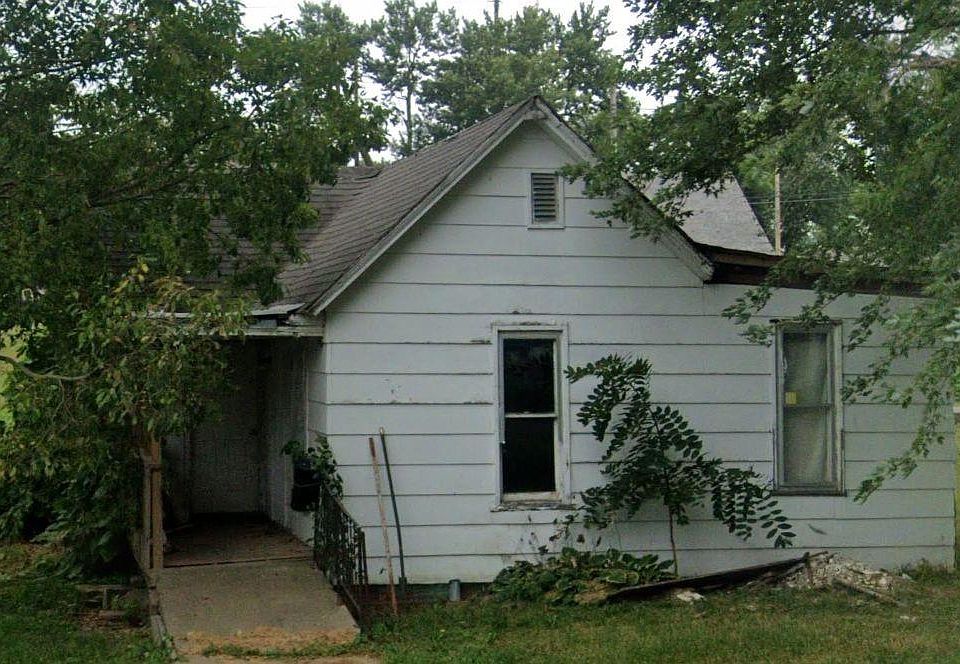 1st image of 409 Chestnut St