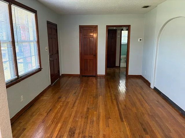 8034 Wakefield Ave — Photo 19