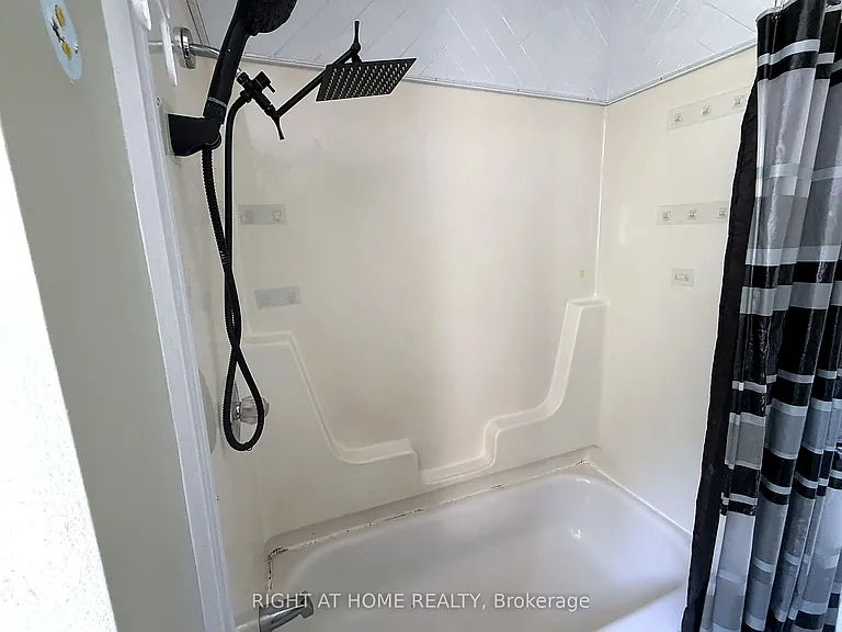 420 Citation Dr — Photo 12
