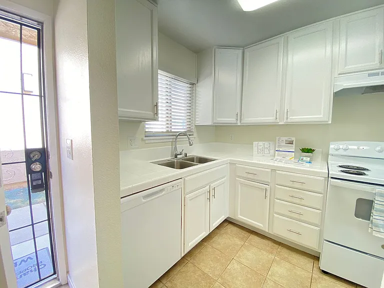 Cinnamon Apartments — Photo 7