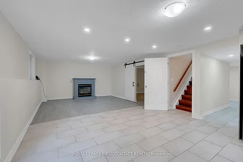 16 Waddington Cres Photo 1